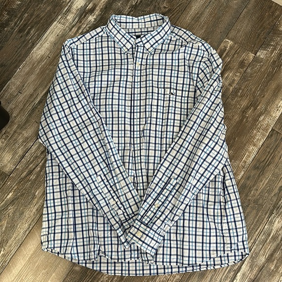 Vineyard Vines XL - Picture 1 of 3